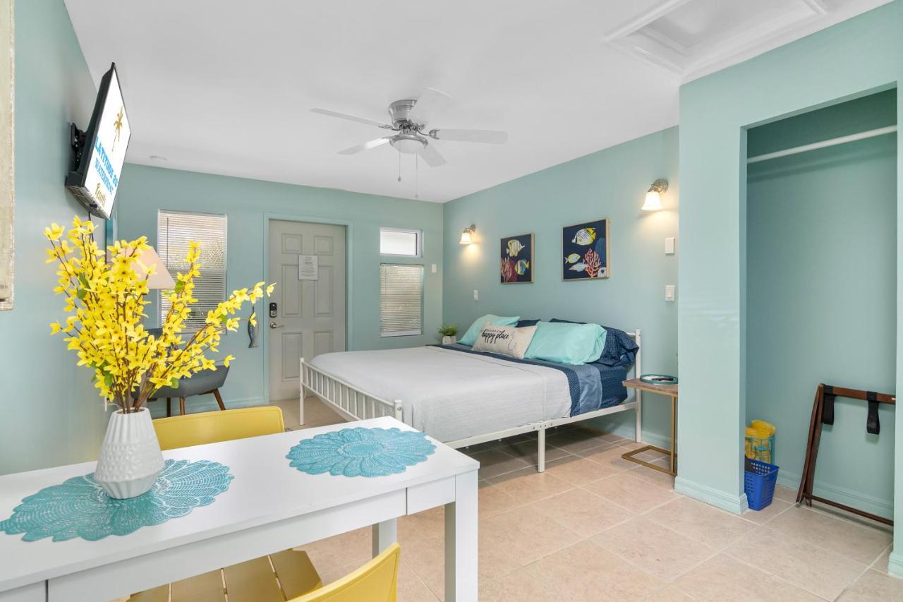 Latitude 26 Waterfront Boutique Resort - בוניטה ספרינגס מראה חיצוני תמונה