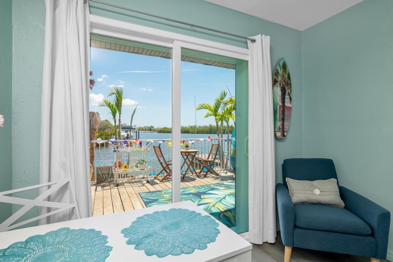 Latitude 26 Waterfront Boutique Resort - בוניטה ספרינגס מראה חיצוני תמונה