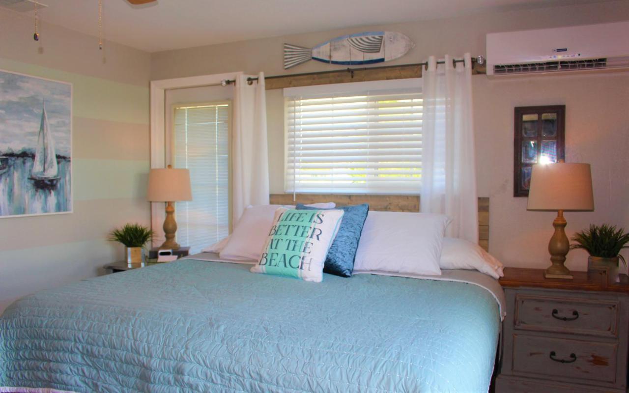 Latitude 26 Waterfront Boutique Resort - בוניטה ספרינגס מראה חיצוני תמונה
